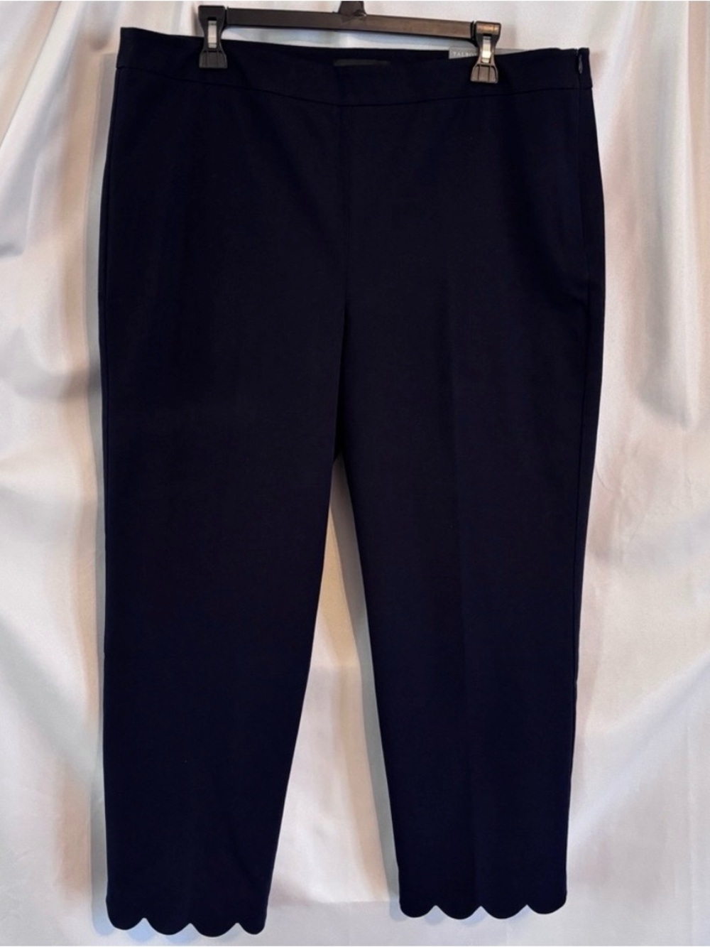 NWT Talbot’s Scallop-Hem Navy Capris ~ Sz 16 Nautical, Preppy, Polished, Coastal